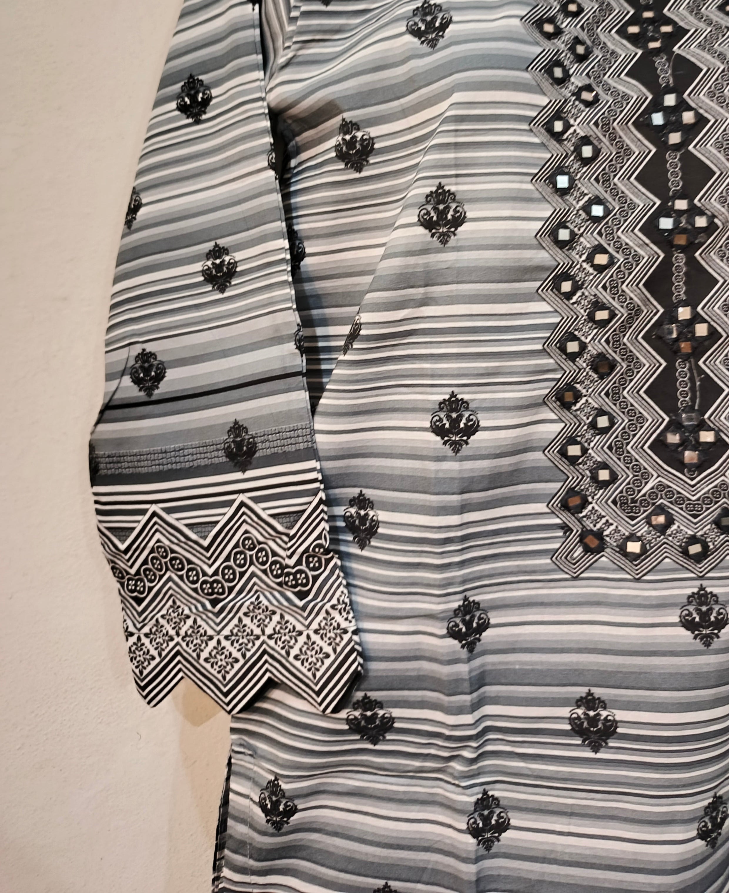 2-Piece Stitched Printed Cotton Suit - Black & White Geometric Print - Ready to Wear